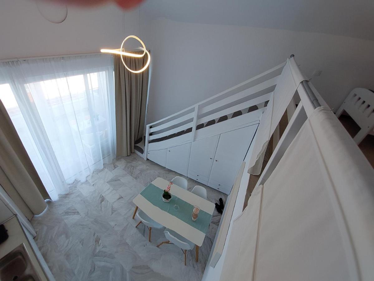 Nefeli Seaside Apartments Polychrono Buitenkant foto